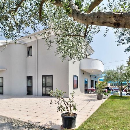 Apartments El Faro Савудрия Экстерьер фото