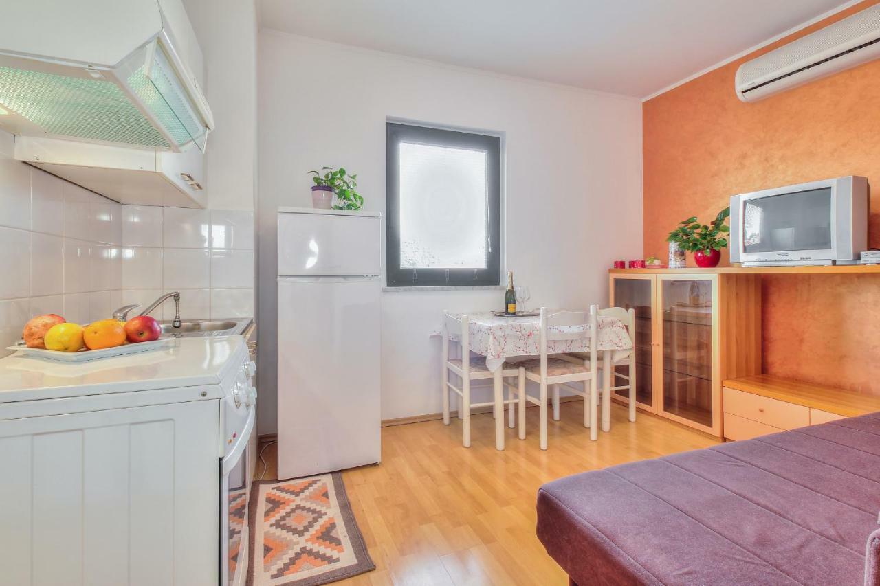 Apartments El Faro Савудрия Экстерьер фото