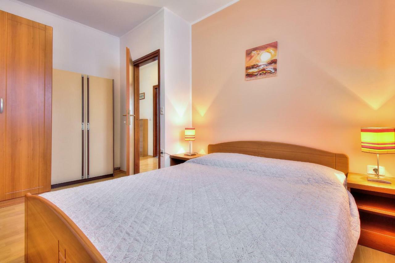Apartments El Faro Савудрия Экстерьер фото